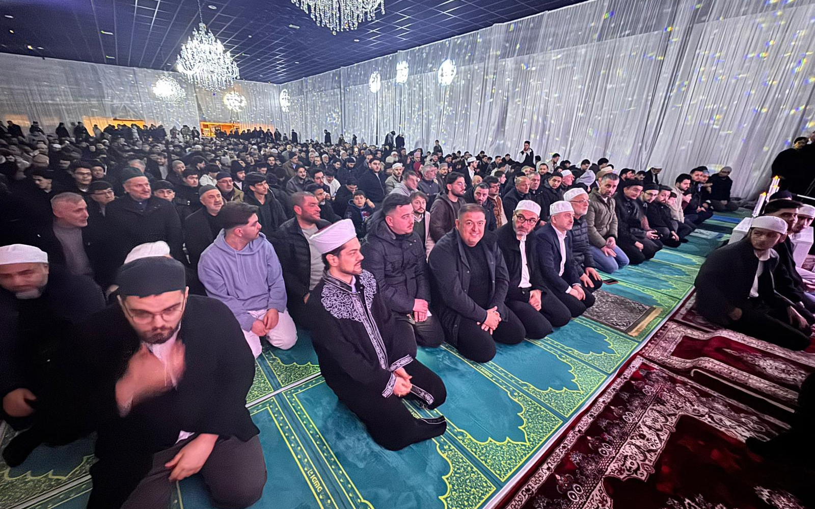 BİF Gençlik Teşkilatı’ndan 1500 Kişilik Cemaatle Sabah Namazı Buluşması